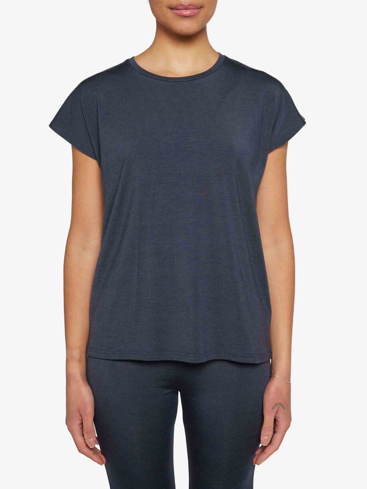 Hygge Sleeveless Top Women Navy Blue