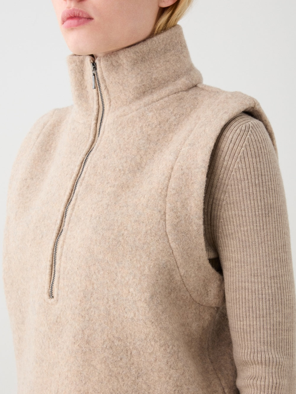 Alta Vest Women