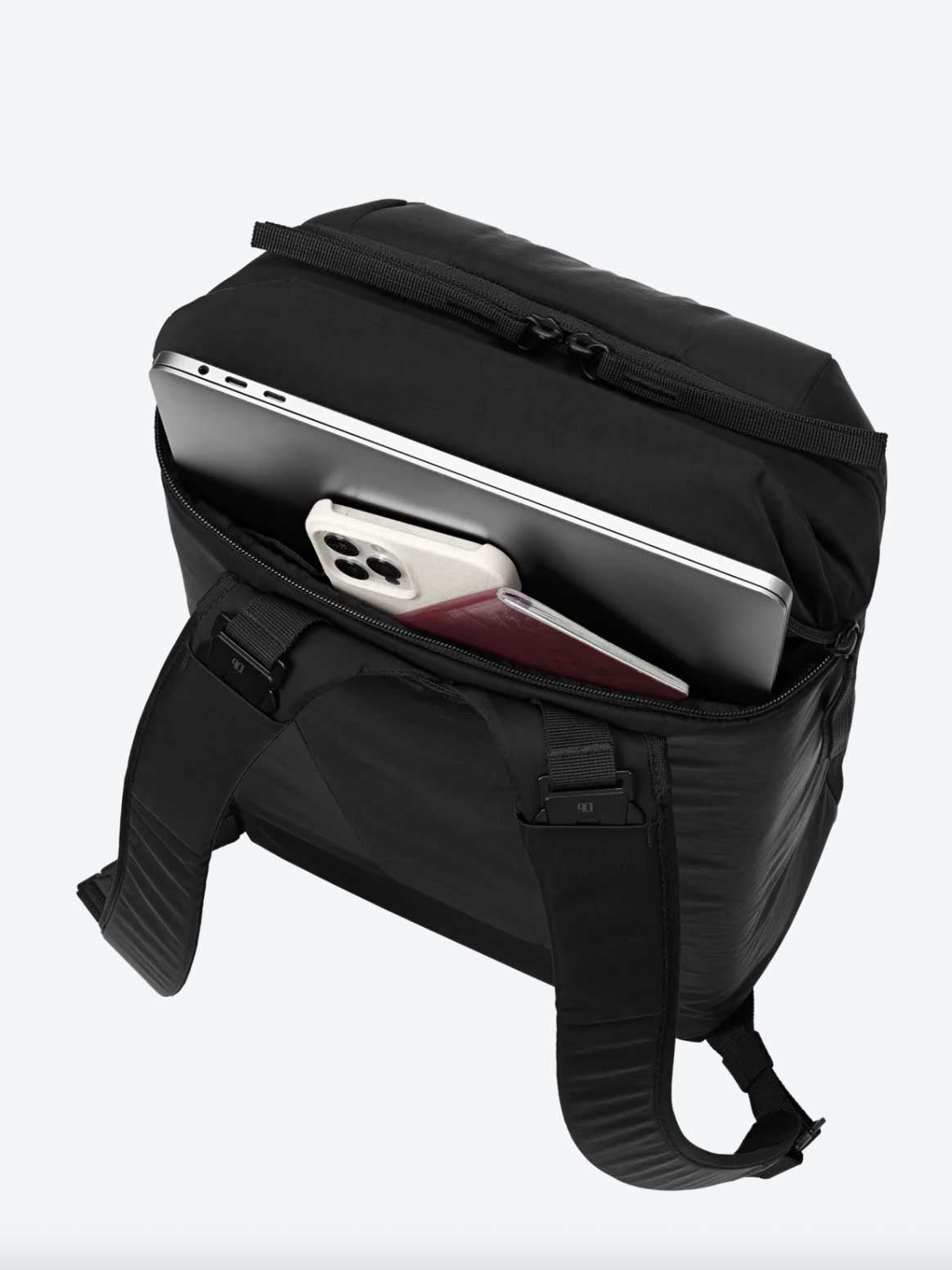 Db The Makeløs 16L Backpack Black Out