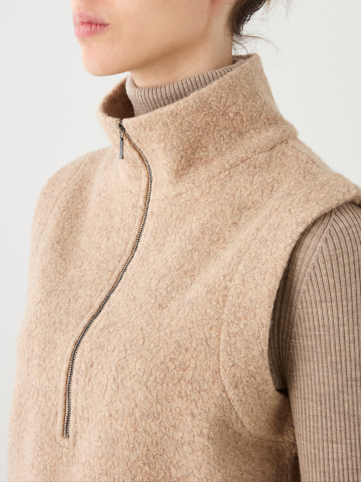 Alta Vest Women