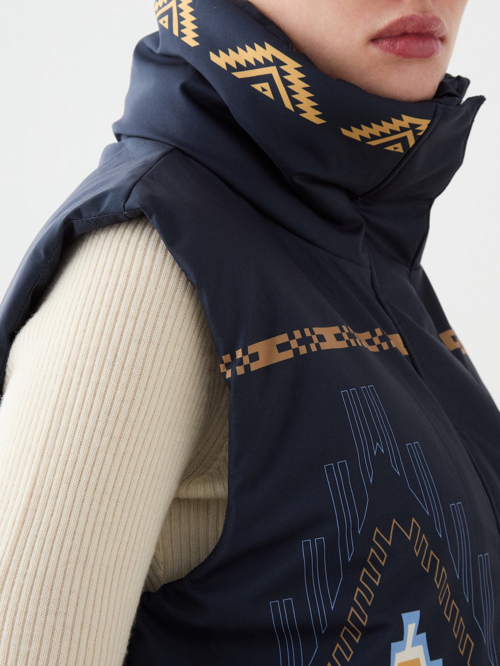 Pioneer Vest women
